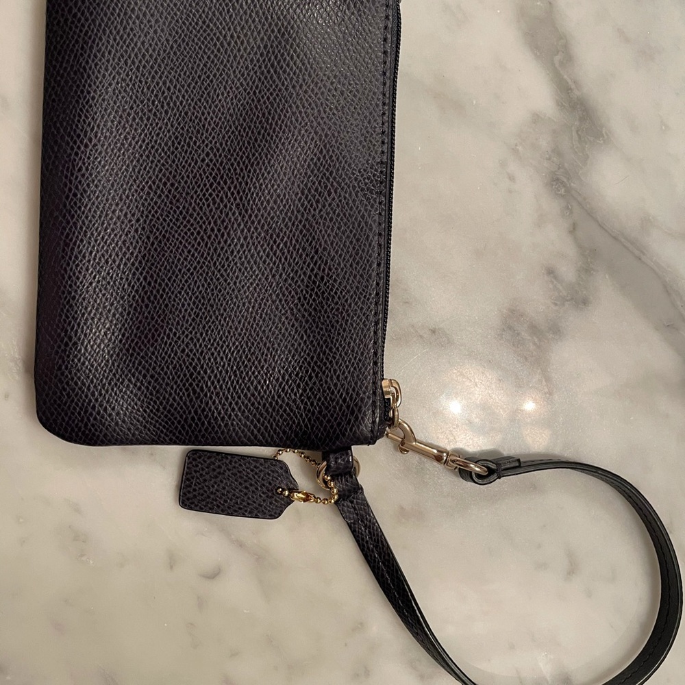 Coach navy wristlet - Picture 3 of 4